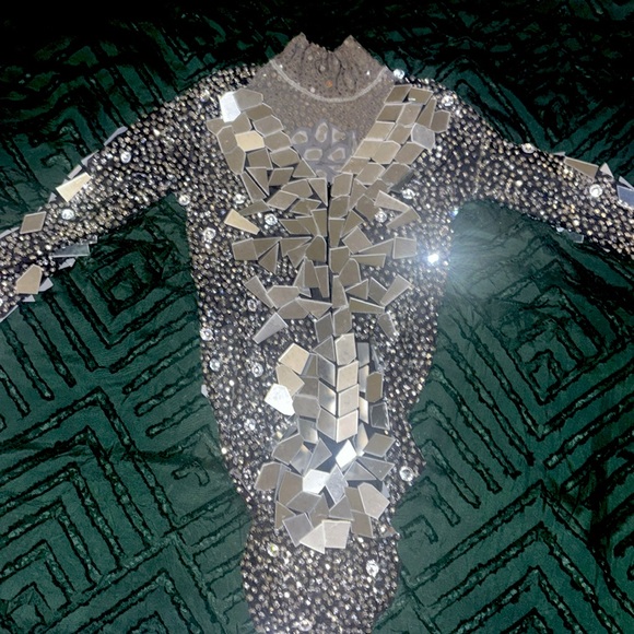 Are You Looking For A Wow Factor Fit?

Black Mirrored Bodysuit Brand New!!! - Picture 3 of 3